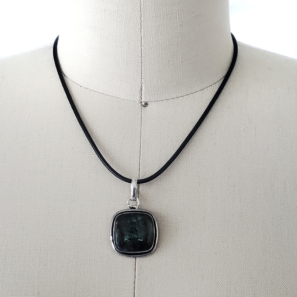 Handmade Labradorite Gemstone Set in 925 Sterling Silver Pendant 1.38", NWT - Picture 9 of 13